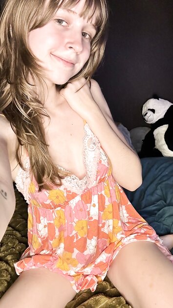 Sexy amateur teen Teensy Bella poses seductively in her nightgown