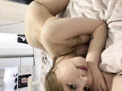 Amateur babe Mia Milkers poses naked and teases with her fat ass and big tits