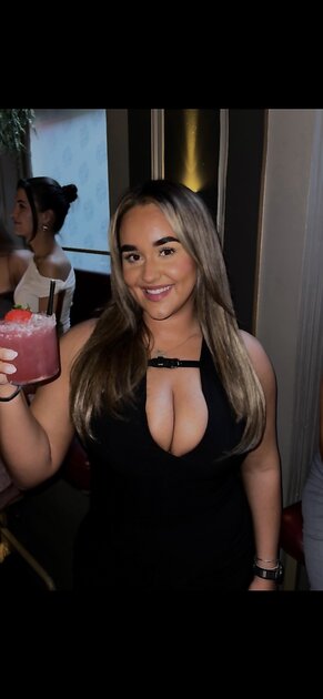 Martyna UK Busty Bitch