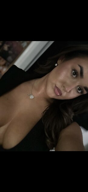 Martyna UK Busty Bitch