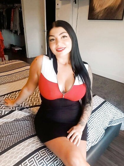 Stephanie Curvy Canadian Hottie
