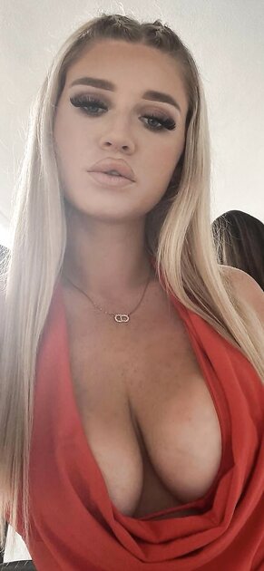 Chloe Blonde UK Chav