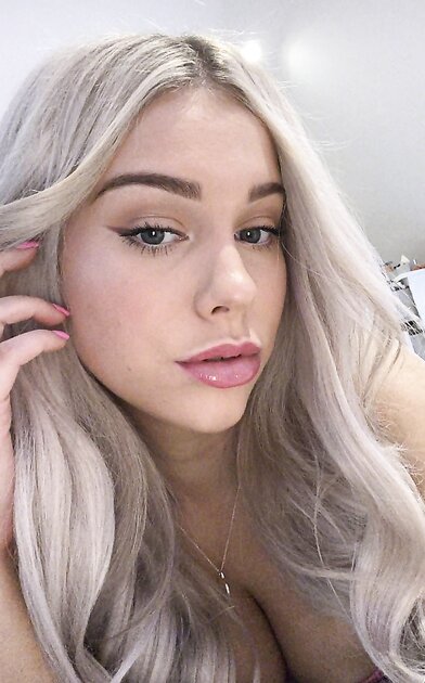 Lucy Natural Busty UK Teen 18