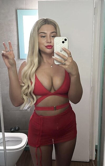 Lucy Natural Busty UK Teen 18