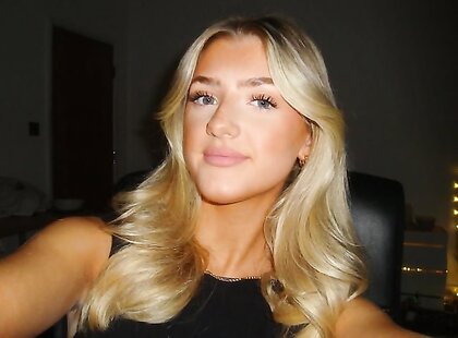 Hannah Busty UK Blonde