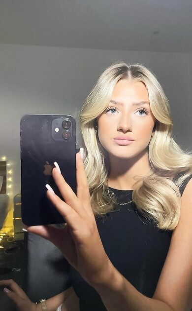 Hannah Busty UK Blonde