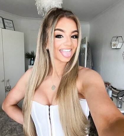 Cute Blonde Petite UK Chav