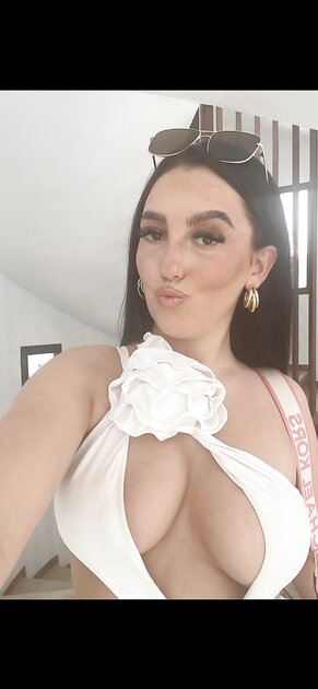 UK Hottie Rebecca