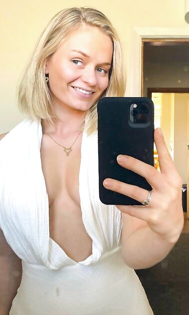 Hot Aussie Beach Babe