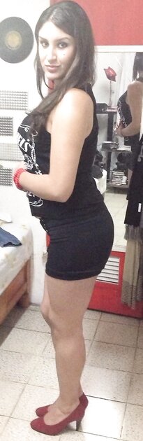Sexy Latina Shows Off