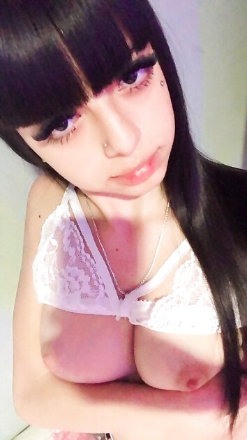 Petite Hottie