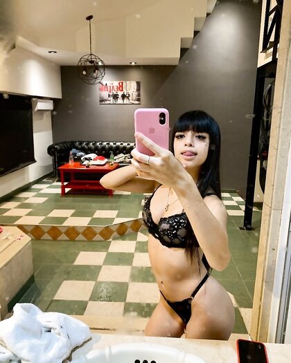 Petite Hottie