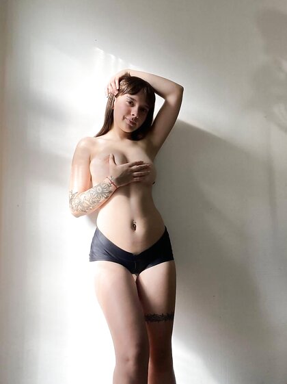 Beautiful Brunette With Nice Tits & Ass