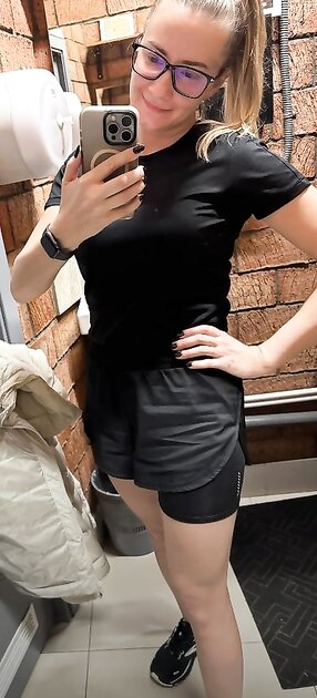 Petite Milf