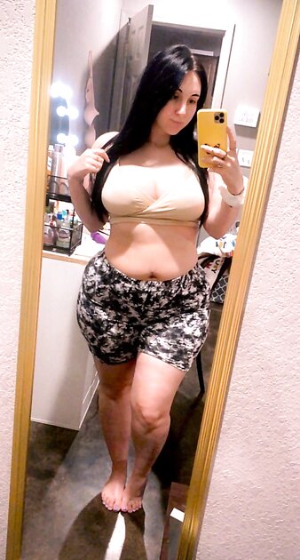 Pregnant Hottie