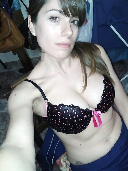 Hot White Brunette Leaked