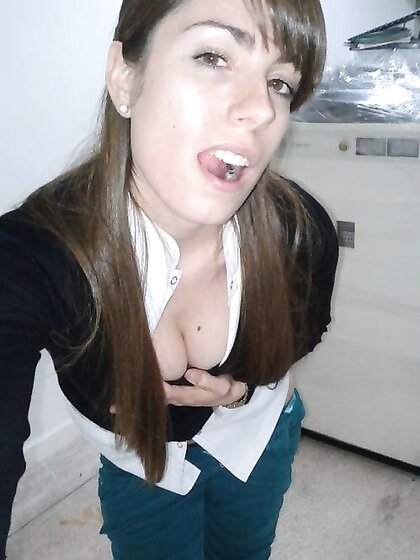 Hot White Brunette Leaked