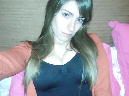 Hot White Brunette Leaked