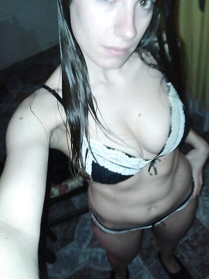 Hot White Brunette Leaked