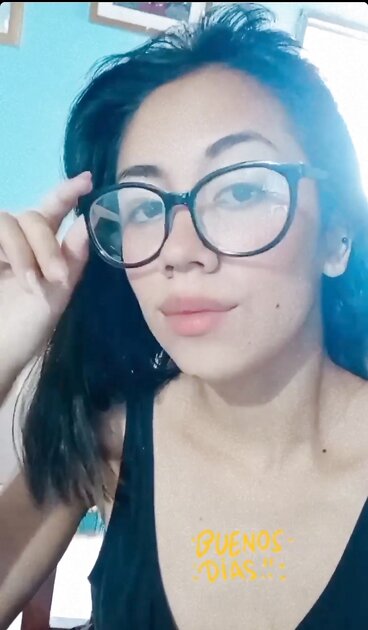 Cute Girl Likes To Show Ass