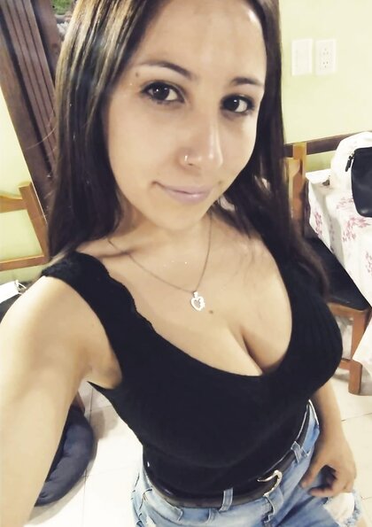 Slut Loves Her Tits