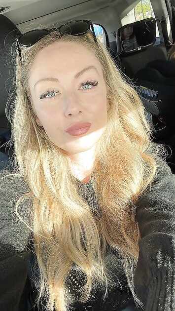 Hot Nude Blonde Exposed