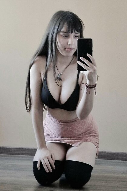 Lovely Brunette With Nice Pair Of Tits