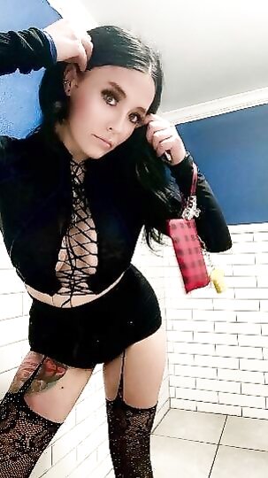 Bimbo Goth