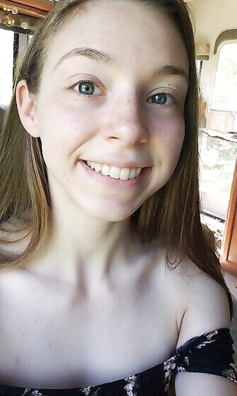 White Girl With Beautiful Pussy