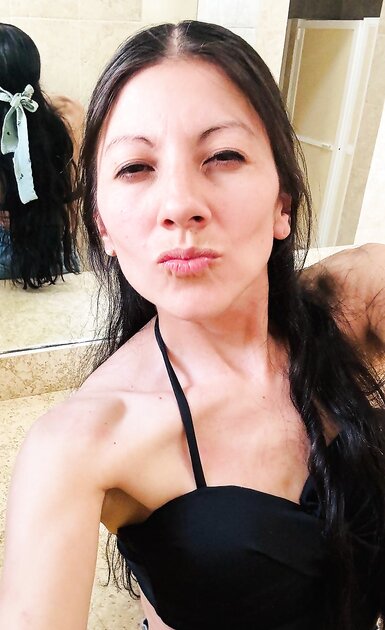 Sexy Petite Milf