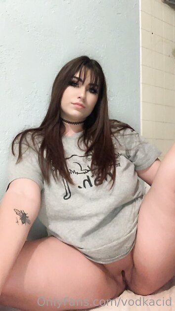 Big Titties White Girl