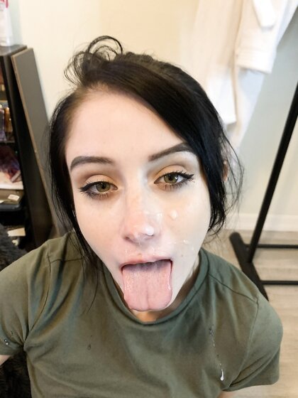 She Loves Cumshots