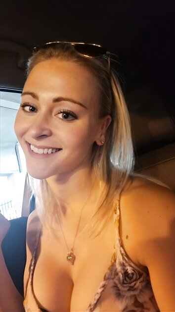 White Blonde Nudes Leaked