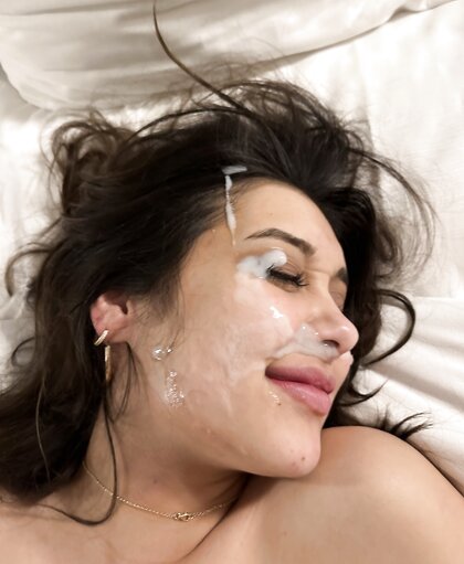 Innocent Girl Likes Facials