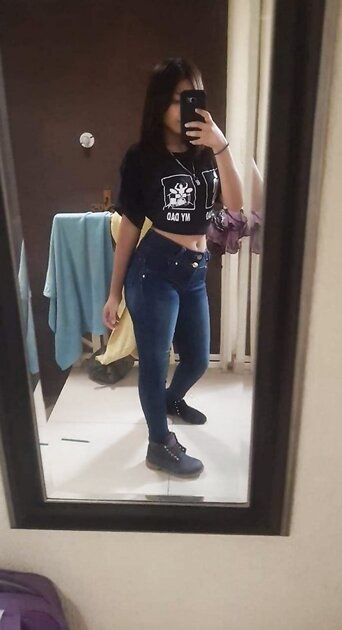 Sexy Petite Latina