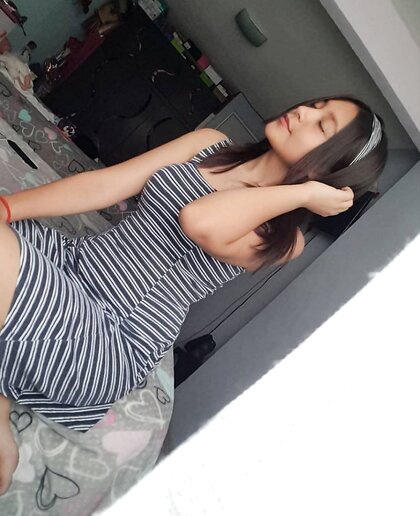 Sexy Petite Latina