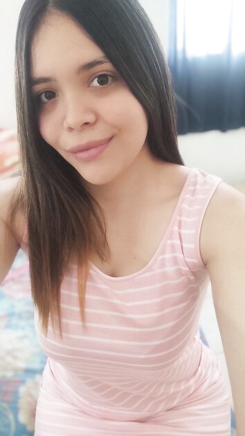 Sexy Brunette Shows All