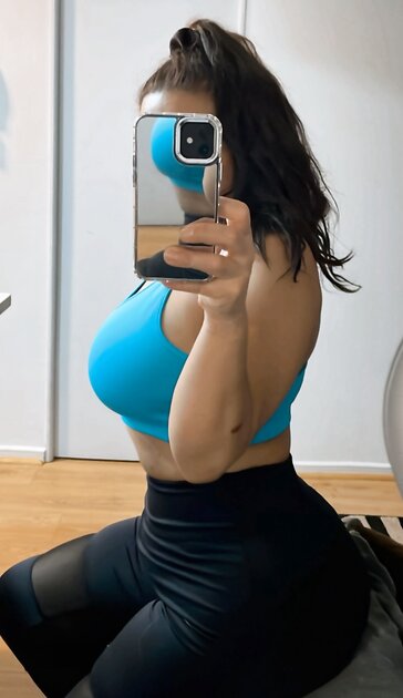 Roxana Mora milf chilena. Parte 2 (soft)