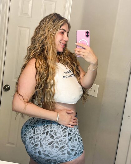  Milf mexicana chichona y culona. (soft)