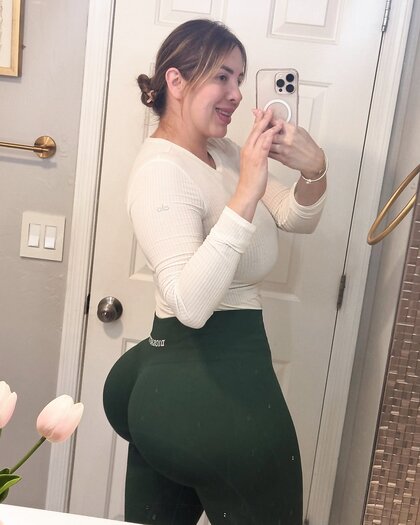  Milf mexicana chichona y culona. (soft)