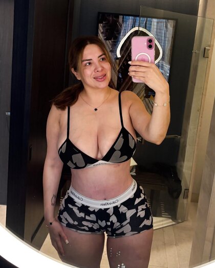  Milf mexicana chichona y culona. (soft)