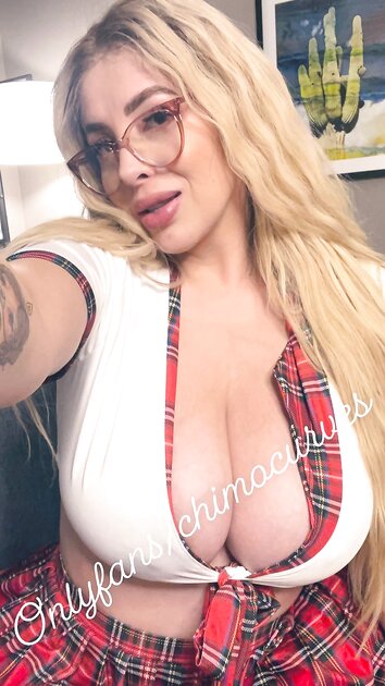  Milf mexicana chichona y culona. (soft)