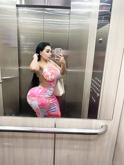 Perrita culombiana que te dejará vuelto loco ????????