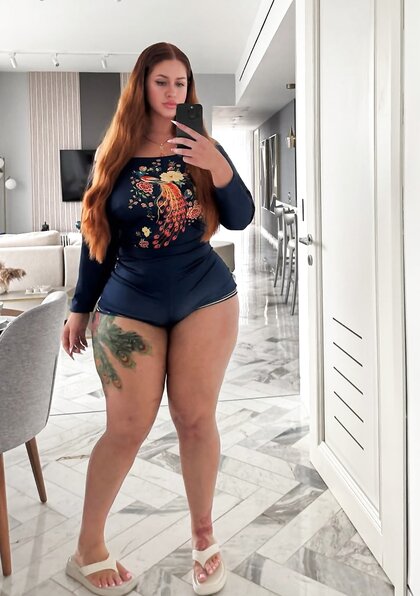 PAWG built to take dick