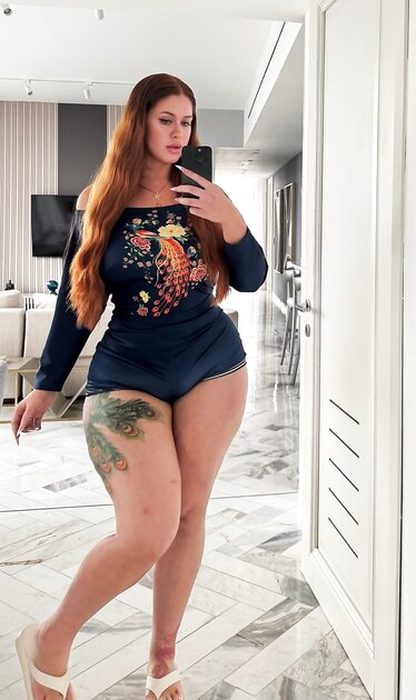 PAWG built to take dick
