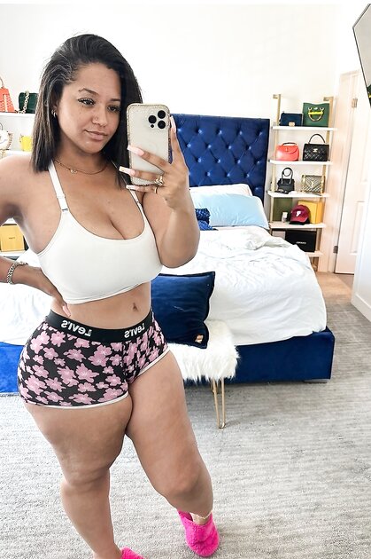 Just a Beautiful fine af! Woman all around