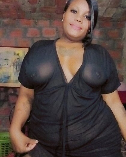 Thick Ebony Latina