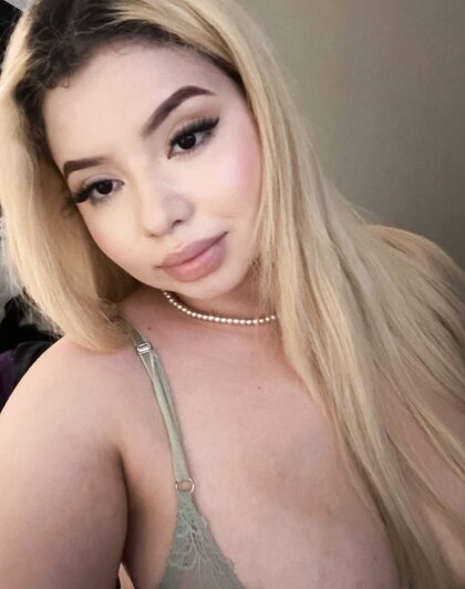 isabellaperezz