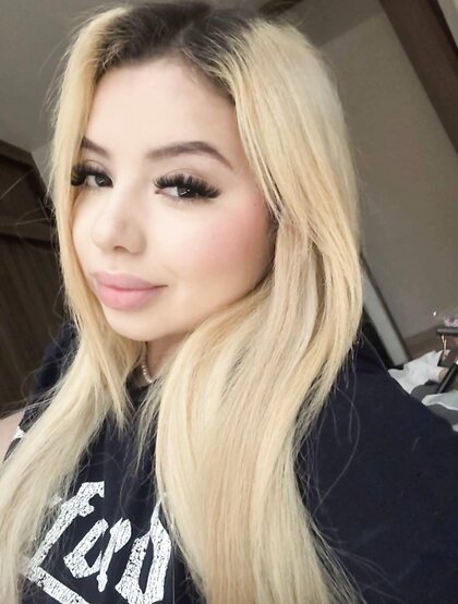 isabellaperezz