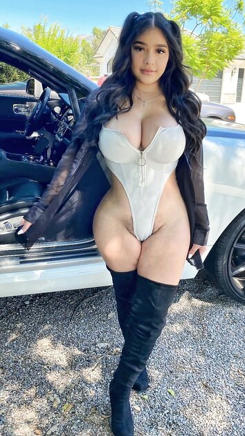 Curvy Cuties 10